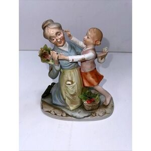 Price Imports Japan Grandmother &‎ Granddaughter Ceramic Figurine